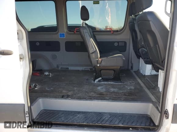 ✅ 2013 Mercedes-Benz Sprinter Passenger • VIN: WDZPE7CC6D5809204 • Lot: 80884474. Wystawiony na Copart z przebiegiem 92 819 mil. Bezpłatny archiwum sprzedaży aukcyjnych z USA i szczegółowy raport historii pojazdu na DreamBid. Zdjęcie 11.