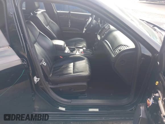 ✅ 2021 Chrysler 300 S • VIN: 2C3CCABG7MH506967 • Lot: 42991063. Listed on IAAI with 83,196 mi. Free auction sales archive from the USA and detailed vehicle history report at DreamBid. Image 5.