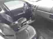 2010 Dodge Avenger R/T z VIN 1B3CC5FB7AN234586, wystawiony jako IAAI lot #43589935 z przebiegiem 172 058 mil mil oraz . Historia ofert i sprzedaży dostępna na DreamBid. Obrazek 5.