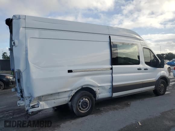 ✅ 2023 Ford Transit Cargo • VIN: 1FTBR3X80PKA82581 • Lot: 85100375. Wystawiony na Copart z przebiegiem 222 498 mil. Bezpłatny archiwum sprzedaży aukcyjnych z USA i szczegółowy raport historii pojazdu na DreamBid. Zdjęcie 3.