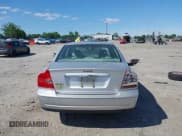 ✅ 2004 Volvo S80 • VIN: YV1TS59H441370987 • Лот: 42296964. Опубликован ранее на IAAI с пробегом 137 490 миль. Бесплатный доступ к архиву аукционных продаж из США и подробный отчёт об истории автомобиля на DreamBid. Изображение 17.