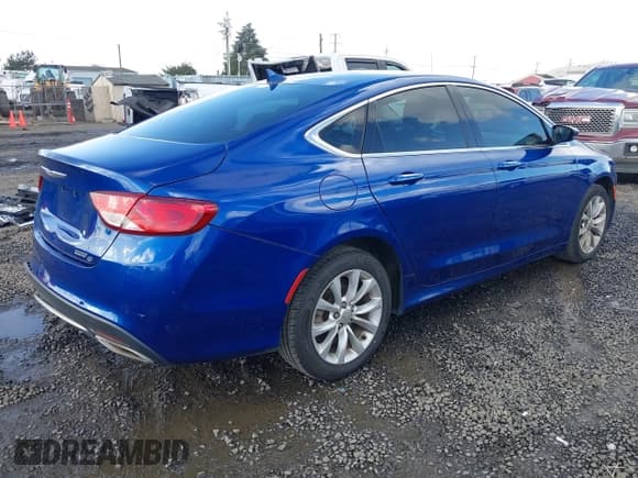 ✅ 2015 Chrysler 200 C • VIN: 1C3CCCCG5FN532696 • Lot: 43646784. Listed on IAAI with 143,654 mi. Free auction sales archive from the USA and detailed vehicle history report at DreamBid. Image 4.