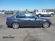 ✅ 2006 BMW 3 Series 330i • VIN: WBAVB33546PS18125 • Lot: 43156429. Listed on IAAI with 237,312 mi. Free auction sales archive from the USA and detailed vehicle history report at DreamBid. Image 13.