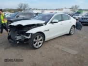 ✅ 2018 Jaguar XE 25t Premium • VIN: SAJAJ4FX7JCP23102 • Lot: 42090951. Wystawiony na IAAI z przebiegiem 70 334 mil. Bezpłatny archiwum sprzedaży aukcyjnych z USA i szczegółowy raport historii pojazdu na DreamBid. Zdjęcie 2.