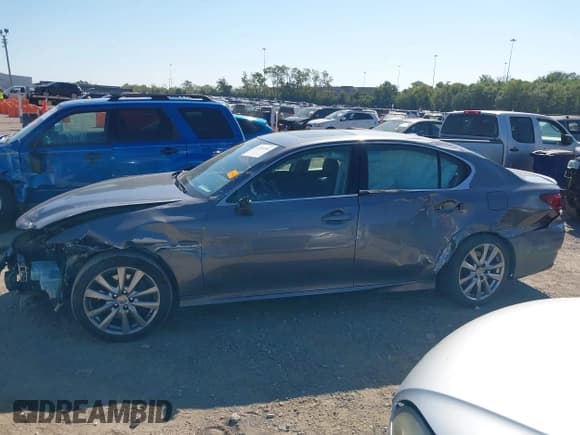 ✅ 2013 Lexus GS 350 • VIN: JTHBE1BL0D5014561 • Lot: 43356604. Wystawiony na IAAI z przebiegiem 44 416 mil. Bezpłatny archiwum sprzedaży aukcyjnych z USA i szczegółowy raport historii pojazdu na DreamBid. Zdjęcie 14.