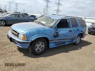 1997 Chevrolet Blazer LS с VIN 1GNDT13W6V2137154, выставлен на аукционе Copart как лот 56912355 с пробегом 213 487 миль миль и Списание • Salvage title. История ставок и продаж доступна на DreamBid. Изображение 1.