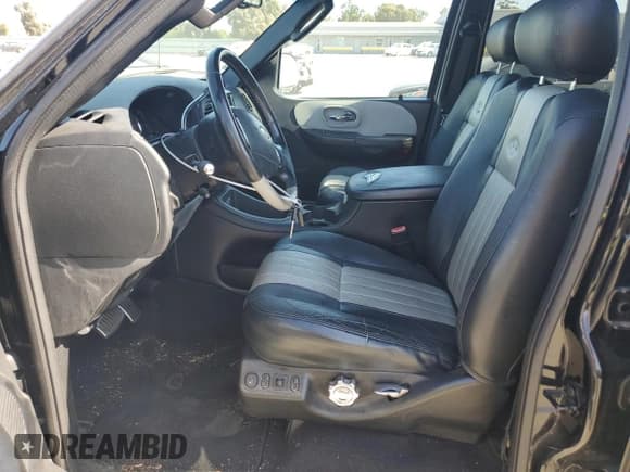 ✅ 2003 Ford F-150 Harley-Davidson • VIN: 1FTRW07373KC44985 • Lot: 58571585. Listed on Copart with 202,249 mi. Free auction sales archive from the USA and detailed vehicle history report at DreamBid. Image 7.