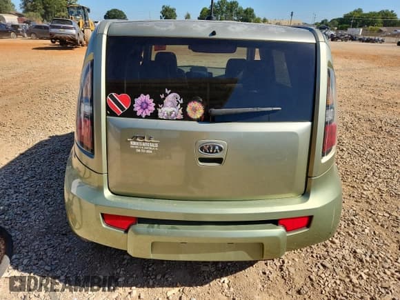 ✅ 2011 Kia Soul + • VIN: KNDJT2A25B7334199 • Lot: 70321195. Wystawiony na Copart z przebiegiem Nie podano. Bezpłatny archiwum sprzedaży aukcyjnych z USA i szczegółowy raport historii pojazdu na DreamBid. Zdjęcie 6.