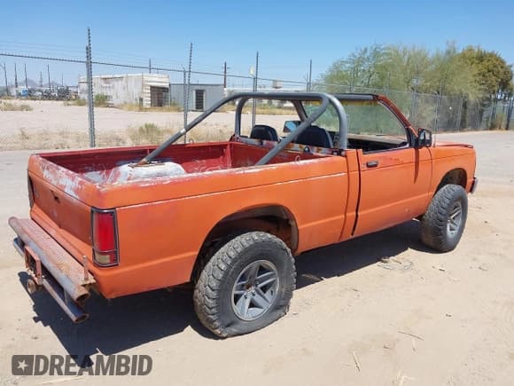 ✅ 1991 GMC Sonoma • VIN: 1GTCT14Z3M8509185 • Lot: 42489469. Listed on IAAI with 210,157 mi. Free auction sales archive from the USA and detailed vehicle history report at DreamBid. Image 4.