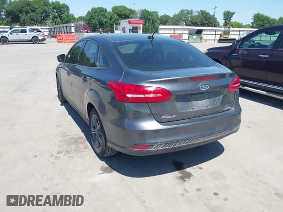 ✅ 2018 Ford Focus SE • VIN: 1FADP3FE3JL204220 • Lot: 41972960. Wystawiony na IAAI z przebiegiem 62 682 mil. Bezpłatny archiwum sprzedaży aukcyjnych z USA i szczegółowy raport historii pojazdu na DreamBid. Zdjęcie 3.