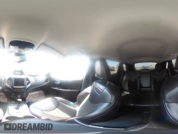 ✅ 2021 Jeep Cherokee Trailhawk • VIN: 1C4PJMBX5MD186811 • Lot: 61430985. Wystawiony na Copart z przebiegiem 108 146 mil. Bezpłatny archiwum sprzedaży aukcyjnych z USA i szczegółowy raport historii pojazdu na DreamBid. Zdjęcie 15.