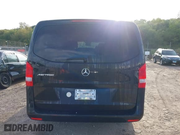 ✅ 2016 Mercedes-Benz Metris Passenger • VIN: WD4PG2EE0G3096785 • Lot: 43297926. Listed on IAAI with 193,838 mi. Free auction sales archive from the USA and detailed vehicle history report at DreamBid. Image 16.