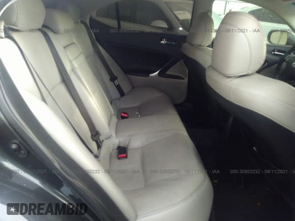 ✅ 2011 Lexus IS 250 • VIN: JTHCF5C21B2035125 • Lot: 30953232. Listed on IAAI with 169,997 mi. Free auction sales archive from the USA and detailed vehicle history report at DreamBid. Image 8.