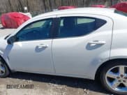 ✅ 2009 Dodge Avenger SE • VIN: 1B3LC46B59N509541 • Lot: 41710027. Wystawiony na IAAI z przebiegiem 151 209 mil. Bezpłatny archiwum sprzedaży aukcyjnych z USA i szczegółowy raport historii pojazdu na DreamBid. Zdjęcie 14.