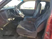 ✅ 1998 Dodge Dakota SLT • VIN: 1B7GG22Y6WS584989 • Lot: 77398674. Wystawiony na Copart z przebiegiem 171 923 mil. Bezpłatny archiwum sprzedaży aukcyjnych z USA i szczegółowy raport historii pojazdu na DreamBid. Zdjęcie 7.