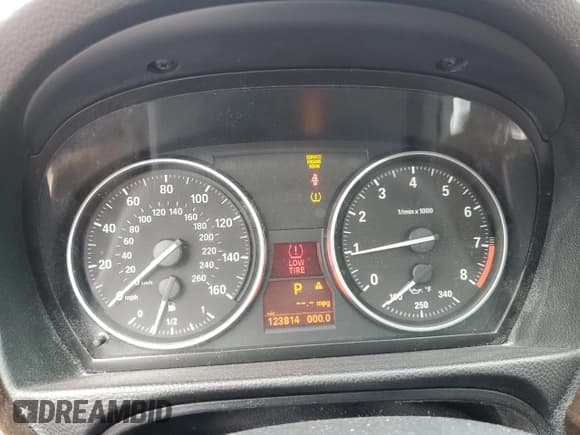 ✅ 2009 BMW 3 Series 328i xDrive • VIN: WBAWC33579PU83918 • Лот: 51849305. Опубликован ранее на Copart с пробегом 123 814 миль. Бесплатный доступ к архиву аукционных продаж из США и подробный отчёт об истории автомобиля на DreamBid. Изображение 9.