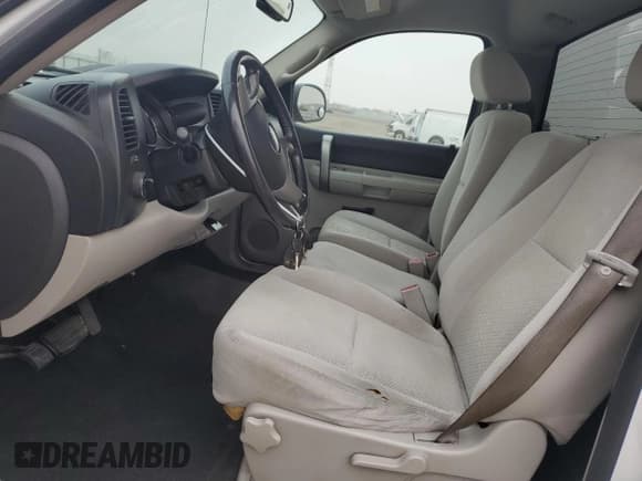 ✅ 2007 Chevrolet Silverado 2500HD Work Truck • VIN: 1GCHC24K77E511753 • Лот: 85753074. Опубликован ранее на Copart с пробегом 116 728 миль. Бесплатный доступ к архиву аукционных продаж из США и подробный отчёт об истории автомобиля на DreamBid. Изображение 7.