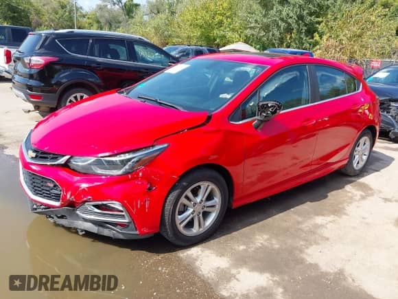 2018 Chevrolet Cruze LT с VIN 3G1BE6SM9JS652308, выставлен на аукционе IAAI как лот 43371513 с пробегом 62 147 миль миль и . История ставок и продаж доступна на DreamBid. Изображение 19.