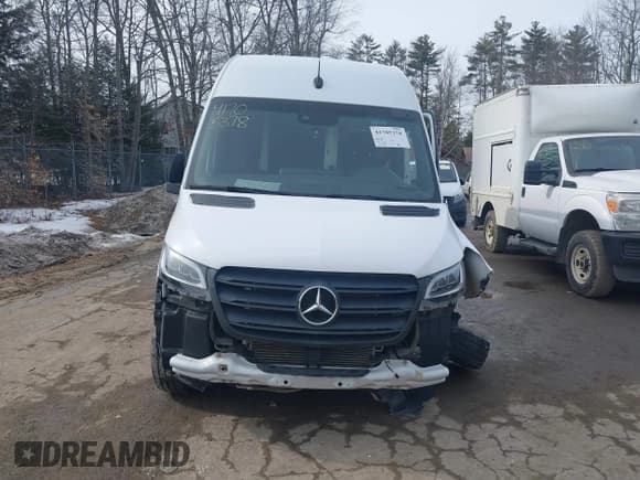 ✅ 2020 Mercedes-Benz Sprinter Cargo • VIN: W1Y4ECHYXLP236211 • Lot: 41705378. Listed on IAAI with 139,901 mi. Free auction sales archive from the USA and detailed vehicle history report at DreamBid. Image 11.