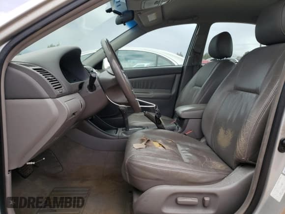 ✅ 2002 Toyota Camry LE • VIN: 4T1BE32K72U058320 • Lot: 48456245. Wystawiony na Copart z przebiegiem 267 504 mil. Bezpłatny archiwum sprzedaży aukcyjnych z USA i szczegółowy raport historii pojazdu na DreamBid. Zdjęcie 7.