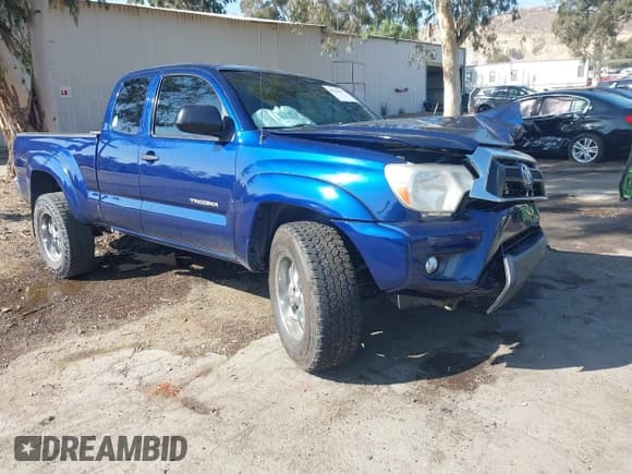 ✅ 2014 Toyota Tacoma PreRunner • VIN: 5TFTU4GNXEX056178 • Lot: 43344457. Listed on IAAI with 185,884 mi. Free auction sales archive from the USA and detailed vehicle history report at DreamBid. Image 1.
