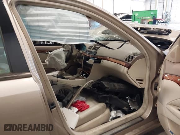 ✅ 2003 Mercedes-Benz E 500 • VIN: WDBUF70J43A129910 • Лот: 42386445. Опубликован ранее на IAAI с пробегом Не указан. Бесплатный доступ к архиву аукционных продаж из США и подробный отчёт об истории автомобиля на DreamBid. Изображение 5.