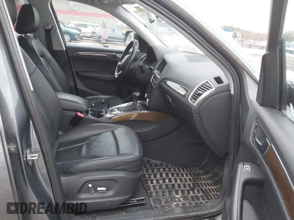 ✅ 2015 Audi Q5 Premium Plus • VIN: WA1LFAFP3FA147240 • Лот: 43828914. Опубликован ранее на IAAI с пробегом 114 004 миль. Бесплатный доступ к архиву аукционных продаж из США и подробный отчёт об истории автомобиля на DreamBid. Изображение 5.