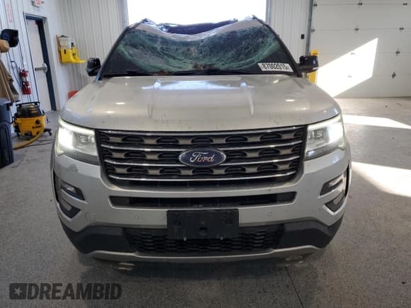 ✅ 2017 Ford Explorer XLT • VIN: 1FM5K8DH1HGD94394 • Lot: 87002015. Wystawiony na Copart z przebiegiem 129 054 mil. Bezpłatny archiwum sprzedaży aukcyjnych z USA i szczegółowy raport historii pojazdu na DreamBid. Zdjęcie 5.