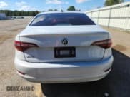 ✅ 2019 Volkswagen Jetta S • VIN: 3VWC57BU0KM096877 • Лот: 90690645. Опубликован ранее на Copart с пробегом 140 669 миль. Бесплатный доступ к архиву аукционных продаж из США и подробный отчёт об истории автомобиля на DreamBid. Изображение 6.