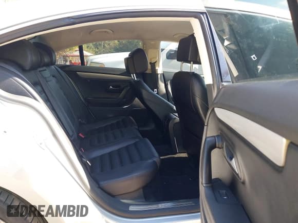 ✅ 2013 Volkswagen CC R-Line • VIN: WVWBP7AN4DE515437 • Lot: 43420145. Listed on IAAI with 101,522 mi. Free auction sales archive from the USA and detailed vehicle history report at DreamBid. Image 8.