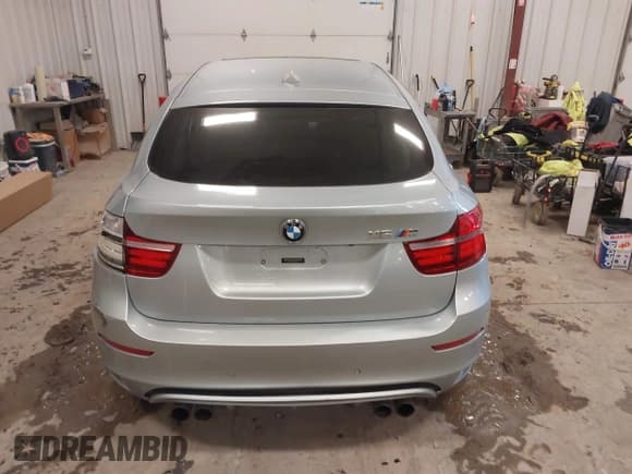 ✅ 2014 BMW X6 M • VIN: 5YMGZ0C52E0C40700 • Лот: 41510398. Опубликован ранее на IAAI с пробегом 96 036 миль. Бесплатный доступ к архиву аукционных продаж из США и подробный отчёт об истории автомобиля на DreamBid. Изображение 17.