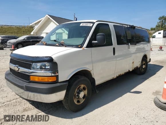 ✅ 2010 Chevrolet Express Passenger LT • VIN: 1GA2G1DGXA1120734 • Lot: 80708515. Wystawiony na Copart z przebiegiem 253 137 mil. Bezpłatny archiwum sprzedaży aukcyjnych z USA i szczegółowy raport historii pojazdu na DreamBid. Zdjęcie 1.