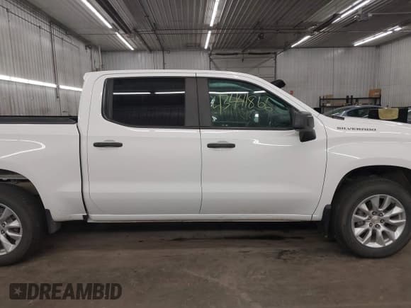 ✅ 2021 Chevrolet Silverado 1500 Custom • VIN: 3GCPYBEK4MG313843 • Лот: 43441866. Опубликован ранее на IAAI с пробегом 140 600 миль. Бесплатный доступ к архиву аукционных продаж из США и подробный отчёт об истории автомобиля на DreamBid. Изображение 14.