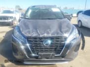 ✅ 2021 Nissan Kicks SV • VIN: 3N1CP5CV3ML509170 • Lot: 43538031. Wystawiony na IAAI z przebiegiem 40 690 mil. Bezpłatny archiwum sprzedaży aukcyjnych z USA i szczegółowy raport historii pojazdu na DreamBid. Zdjęcie 12.