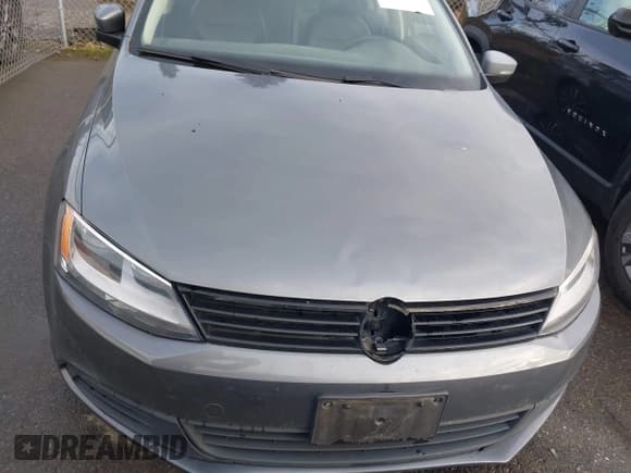 ✅ 2014 Volkswagen Jetta SE • VIN: 3VWD17AJ3EM284403 • Lot: 43787544. Wystawiony na IAAI z przebiegiem 127 410 mil. Bezpłatny archiwum sprzedaży aukcyjnych z USA i szczegółowy raport historii pojazdu na DreamBid. Zdjęcie 6.