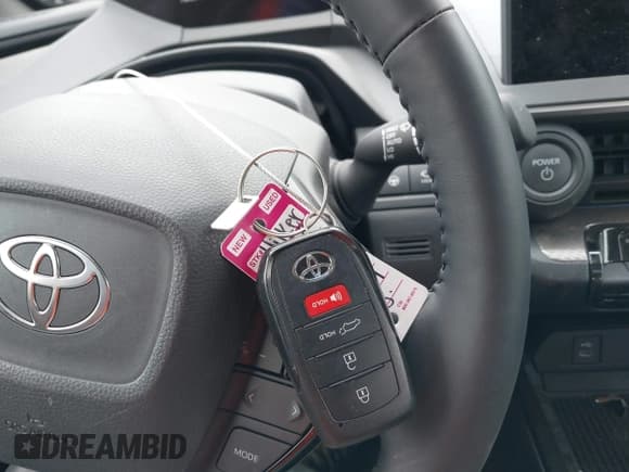 ✅ 2024 Toyota Prius LE • VIN: JTDACAAU8R3028529 • Lot: 42079826. Wystawiony na IAAI z przebiegiem 7 849 mil. Bezpłatny archiwum sprzedaży aukcyjnych z USA i szczegółowy raport historii pojazdu na DreamBid. Zdjęcie 11.