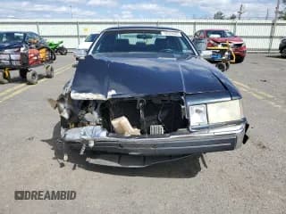 ✅ 1987 Lincoln Mark VII LSC • VIN: 1LNBM93M7HY639498 • Lot: 52320085. Wystawiony na Copart z przebiegiem 101 732 mil. Bezpłatny archiwum sprzedaży aukcyjnych z USA i szczegółowy raport historii pojazdu na DreamBid. Zdjęcie 5.