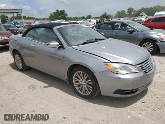 ✅ 2014 Chrysler 200 Limited • VIN: 1C3BCBFG4EN150367 • Лот: 60544925. Опубликован ранее на Copart с пробегом 86 392 миль. Бесплатный доступ к архиву аукционных продаж из США и подробный отчёт об истории автомобиля на DreamBid. Изображение 4.