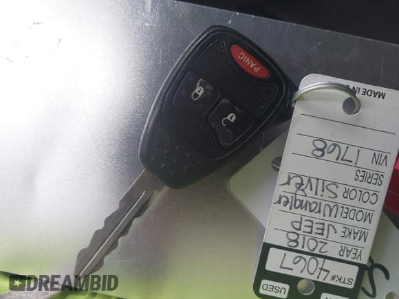 ✅ 2018 Jeep Wrangler Unlimited Rubicon Recon • VIN: 1C4BJWFG1JL851768 • Lot: 41882130. Wystawiony na IAAI z przebiegiem 42 714 mil. Bezpłatny archiwum sprzedaży aukcyjnych z USA i szczegółowy raport historii pojazdu na DreamBid. Zdjęcie 11.