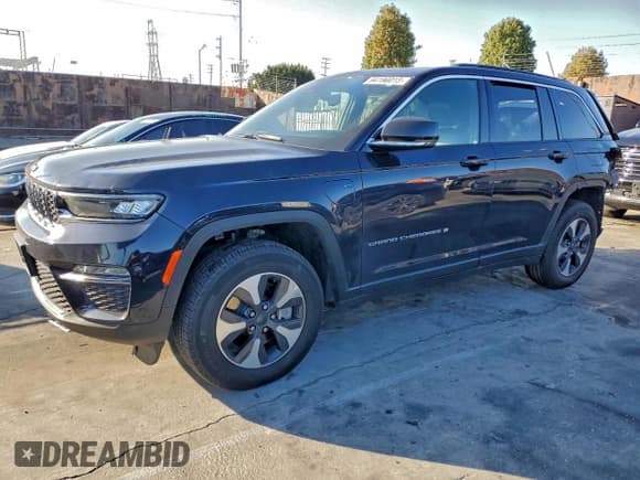 ✅ 2024 Jeep Grand Cherokee • VIN: 1C4RJYB69RC133470 • Lot: 94190015. Listed on Copart with 30,878 mi. Free auction sales archive from the USA and detailed vehicle history report at DreamBid. Image 1.