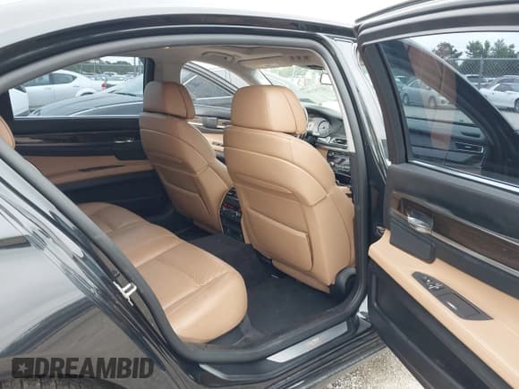 ✅ 2012 BMW 7 Series 740Li • VIN: WBAKB4C54CC575378 • Lot: 42753397. Listed on IAAI with 174,031 mi. Free auction sales archive from the USA and detailed vehicle history report at DreamBid. Image 8.
