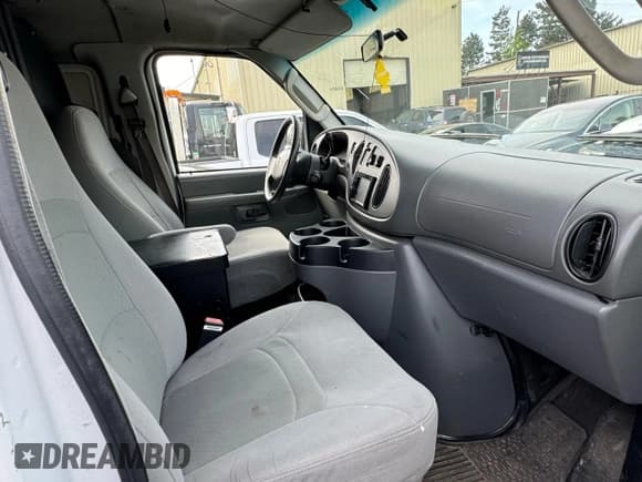 ✅ 2007 Ford Econoline Cargo Commercial • VIN: 1FTNE24L57DA36924 • Лот: 82140245. Опубликован ранее на Copart с пробегом Не указан. Бесплатный доступ к архиву аукционных продаж из США и подробный отчёт об истории автомобиля на DreamBid. Изображение 5.