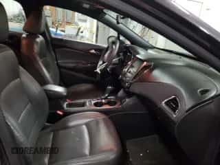 2016 Chevrolet Cruze LT z VIN 1G1BE5SMXG7240271, wystawiony jako Copart lot #66875602 z przebiegiem 107 977 mil mil oraz . Historia ofert i sprzedaży dostępna na DreamBid. Obrazek 5.