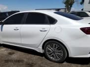 ✅ 2022 Kia Forte GT-Line • VIN: 3KPF54AD0NE445583 • Lot: 70681685. Wystawiony na Copart z przebiegiem 37 429 mil. Bezpłatny archiwum sprzedaży aukcyjnych z USA i szczegółowy raport historii pojazdu na DreamBid. Zdjęcie 13.