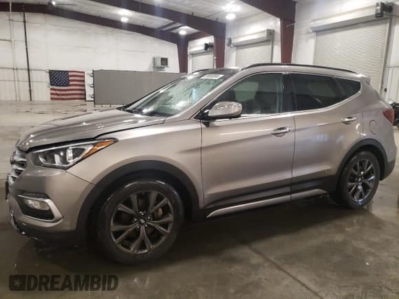 ✅ 2018 Hyundai Santa Fe Ultimate • VIN: 5XYZWDLA4JG554817 • Lot: 59900594. Listed on Copart with 33,137 mi. Free auction sales archive from the USA and detailed vehicle history report at DreamBid. Image 1.