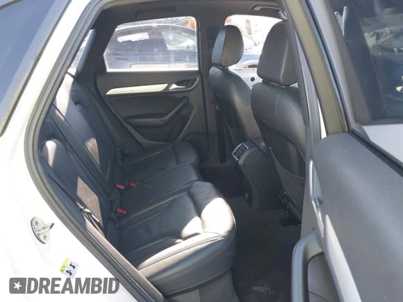 ✅ 2018 Audi Q3 Premium • VIN: WA1BCCFS1JR025281 • Лот: 43562933. Опубликован ранее на IAAI с пробегом 106 138 миль. Бесплатный доступ к архиву аукционных продаж из США и подробный отчёт об истории автомобиля на DreamBid. Изображение 8.