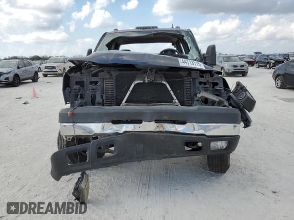 ✅ 2006 Chevrolet Silverado 2500HD LT1 • VIN: 1GCHC23D16F185881 • Lot: 44713115. Wystawiony na Copart z przebiegiem Nie podano. Bezpłatny archiwum sprzedaży aukcyjnych z USA i szczegółowy raport historii pojazdu na DreamBid. Zdjęcie 5.