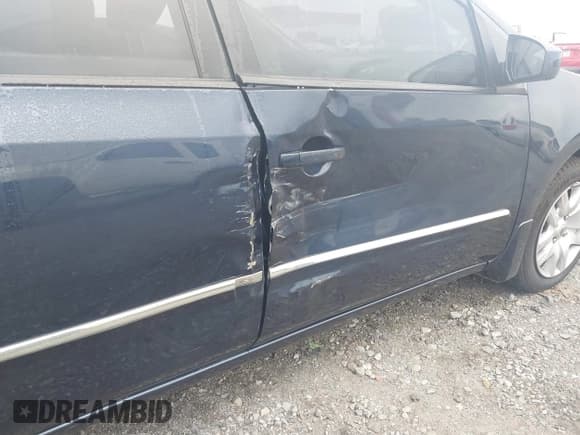 ✅ 2010 Nissan Sentra SR • VIN: 3N1AB6AP4AL693966 • Lot: 43649913. Wystawiony na IAAI z przebiegiem 140 108 mil. Bezpłatny archiwum sprzedaży aukcyjnych z USA i szczegółowy raport historii pojazdu na DreamBid. Zdjęcie 12.