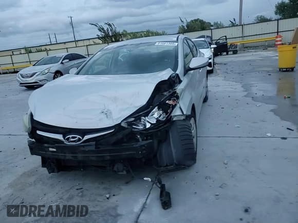 ✅ 2016 Hyundai Elantra SE • VIN: 5NPDH4AE6GH732027 • Lot: 81661305. Listed on Copart with 118,593 mi. Free auction sales archive from the USA and detailed vehicle history report at DreamBid. Image 14.