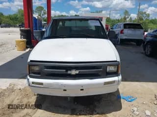 ✅ 1995 Chevrolet S-10 LS • VIN: 1GCCS19Z6S8134451 • Лот: 42261614. Опубликован ранее на IAAI с пробегом 300 001 миль. Бесплатный доступ к архиву аукционных продаж из США и подробный отчёт об истории автомобиля на DreamBid. Изображение 6.